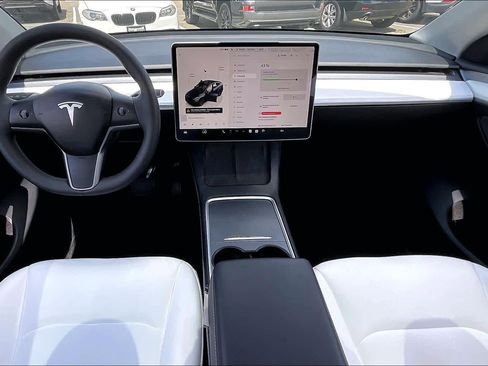 Used 2024 Tesla Model Y Long Range image 13