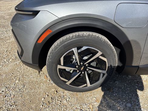 New 2026 Chevrolet Equinox EV LT image 10