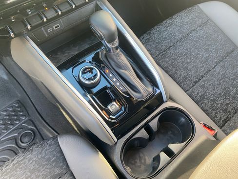 Used 2024 Chevrolet Colorado ZR2 image 15