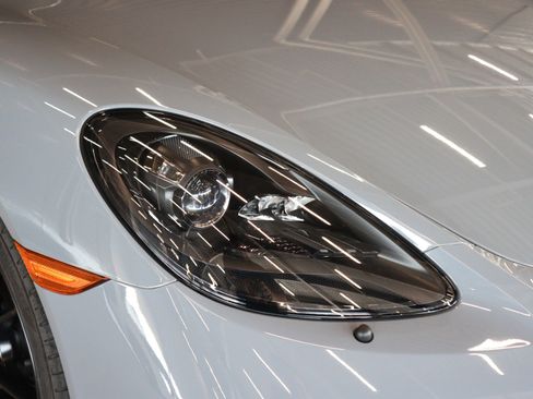 Certified 2025 Porsche 718 Cayman GTS image 30