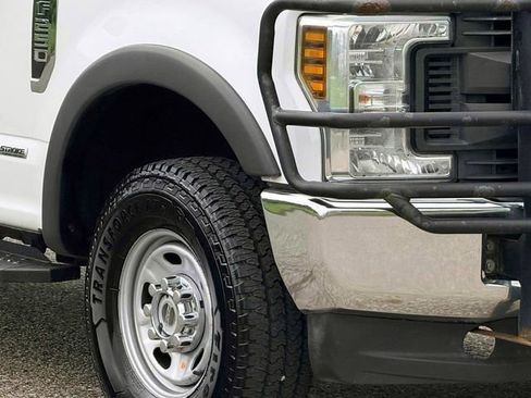 Used 2018 Ford F250 XL w/ Power Equipment Group AWD/4WD image 9