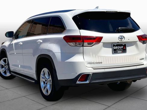 Used 2019 Toyota Highlander Limited FWD image 12