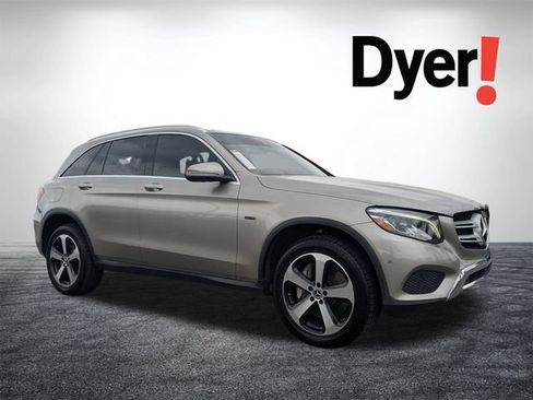 Used 2019 Mercedes-Benz GLC 350e 4MATIC image 2