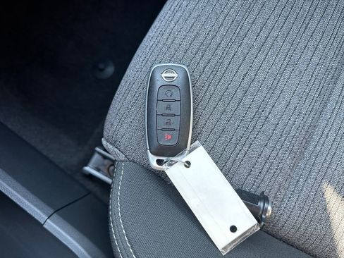 Used 2023 Nissan Rogue SV image 26