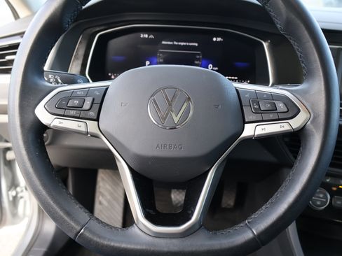 Used 2024 Volkswagen Jetta SE w/ Panoramic Sunroof Package image 29