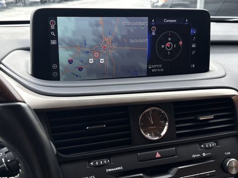 Used 2022 Lexus RX 350L Premium image 24