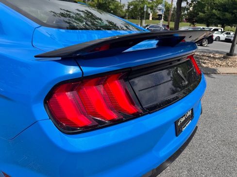 Used 2022 Ford Mustang Shelby GT500 w/ Technology Package RWD image 15
