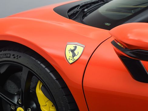 Used 2025 Ferrari SF90 Spider image 32