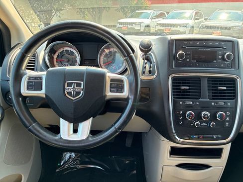 Used 2017 Dodge Grand Caravan SE w/ Power Window Group FWD image 14