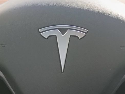 Used 2022 Tesla Model 3 Long Range AWD/4WD image 23