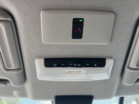 Used 2024 Nissan Kicks SV w/ Interior Electronics Package FWD image 28