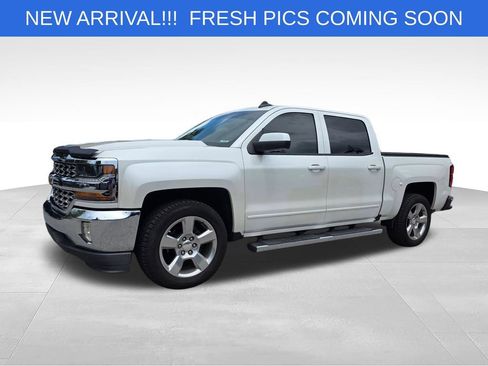 Used 2017 Chevrolet Silverado 1500 LT w/ All Star Edition RWD image 2