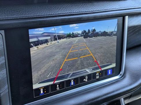 Used 2022 GMC Yukon XL Denali AWD/4WD image 14