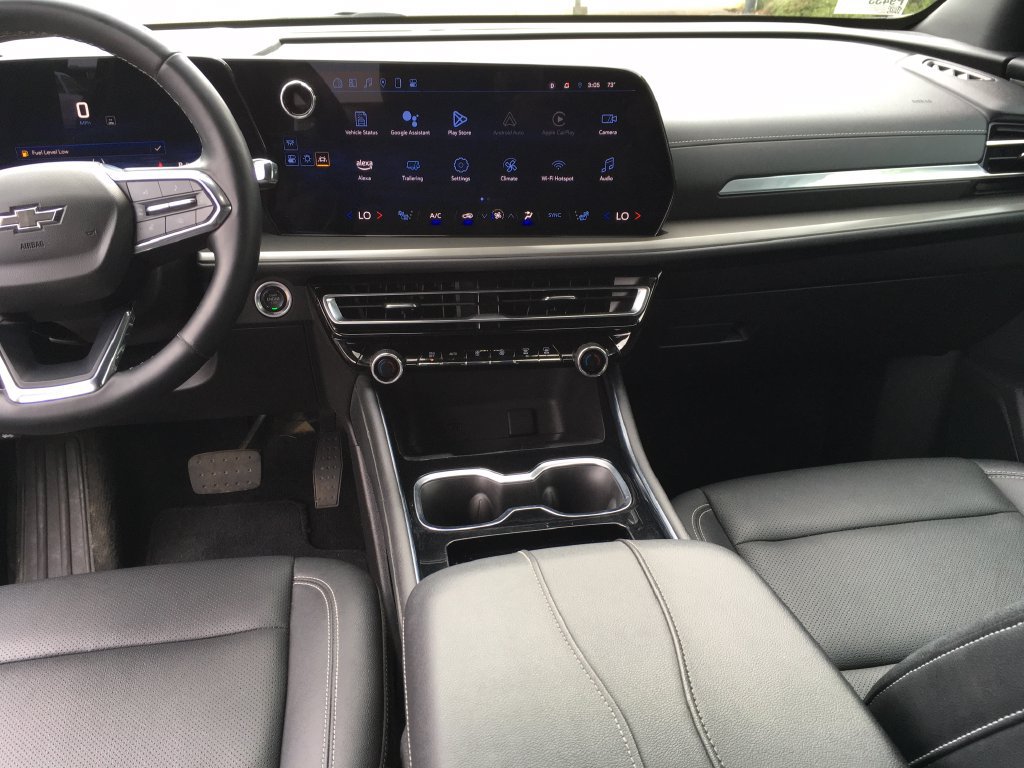 Used 2024 Chevrolet Traverse LT w/ Midnight/Sport Edition AWD/4WD image 24