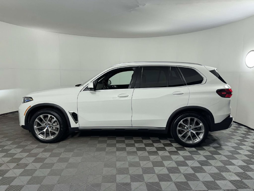 Used 2026 BMW X5 xDrive40i w/ Premium Package AWD/4WD image 11