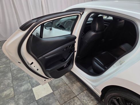 Used 2022 MAZDA MAZDA3 s FWD image 12