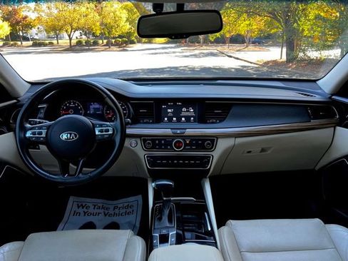 Used 2019 Kia Cadenza Premium image 31