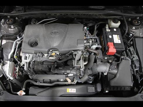 Used 2020 Toyota Camry LE w/ Convenience Package image 18