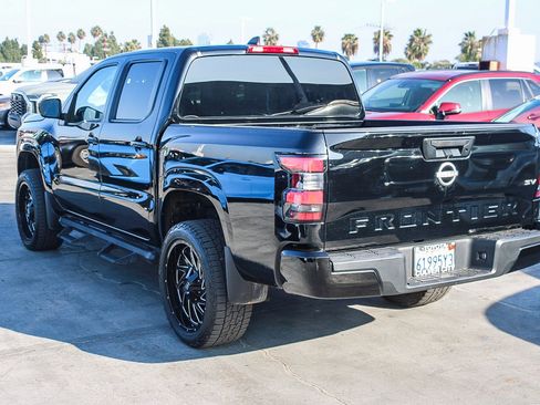 Used 2024 Nissan Frontier SV image 7