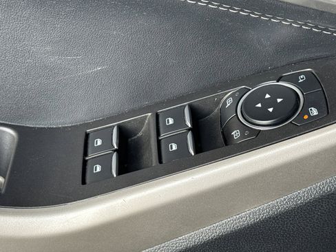 Used 2023 Ford Explorer Limited image 12