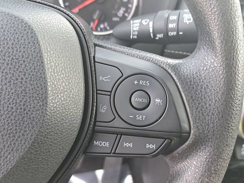 Used 2021 Toyota RAV4 XLE w/ Carpet Mat Package (TMS) AWD/4WD image 19