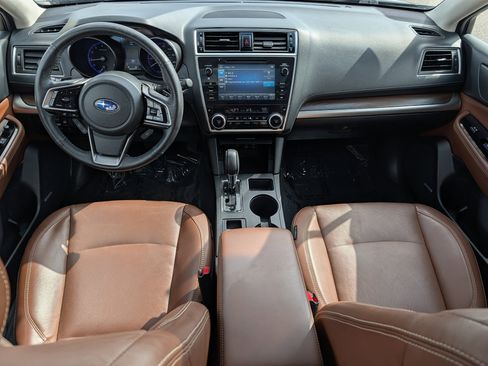 Used 2018 Subaru Outback 2.5i Touring AWD/4WD image 10