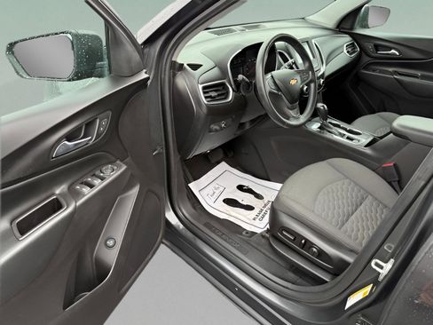 Used 2018 Chevrolet Equinox LT FWD image 17