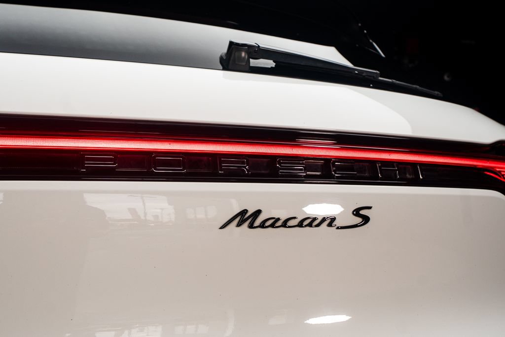 Used 2021 Porsche Macan S AWD/4WD image 17