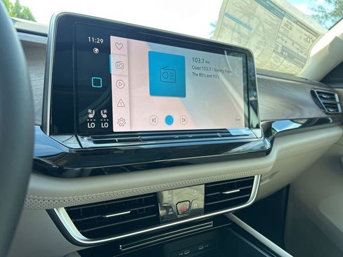 New 2026 Volkswagen Atlas SE image 32