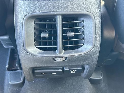 Used 2019 Jeep Cherokee High Altitude image 22