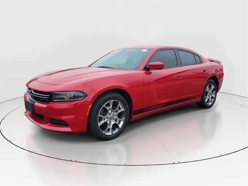 Used 2016 Dodge Charger SE w/ Power Sunroof Group AWD/4WD image 2
