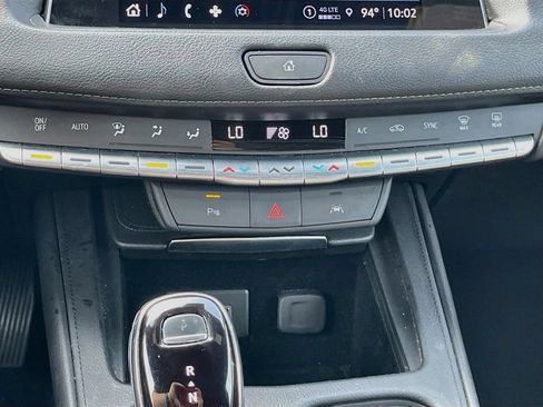 Used 2023 Cadillac XT4 Premium Luxury FWD image 16