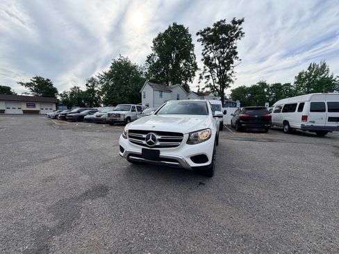 Used 2018 Mercedes-Benz GLC 300 image 2