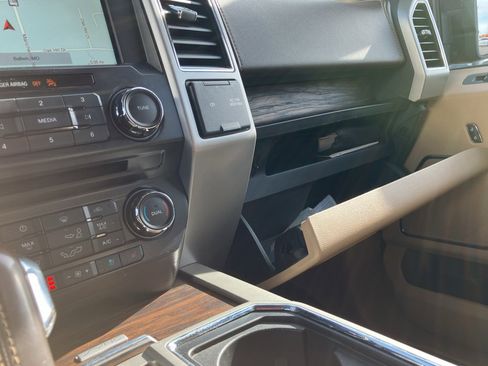 Certified 2018 Ford F150 Lariat w/ Equipment Group 501A Mid image 27