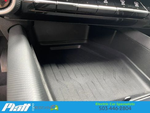 Used 2024 Chevrolet Equinox EV RS FWD image 25