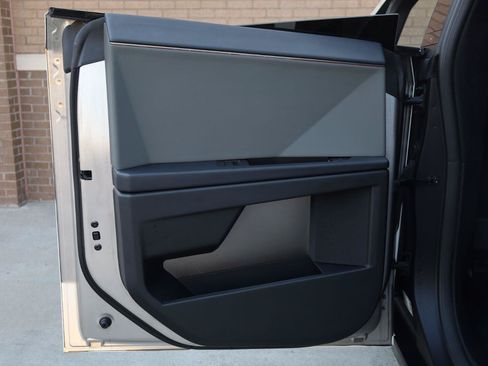 Used 2025 Tesla Cybertruck AWD Crew Cab image 22