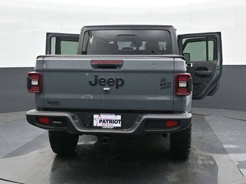 Used 2024 Jeep Gladiator Sport image 42