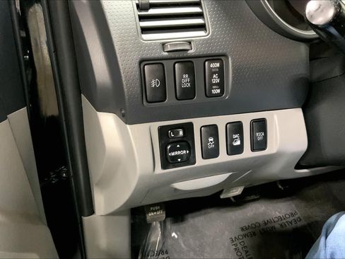 Used 2015 Toyota Tacoma 4x4 Double Cab w/ TRD Off-Road Package image 35