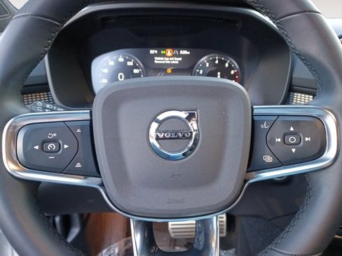 Used 2022 Volvo XC40 T5 R-Design w/ Advanced Package image 13