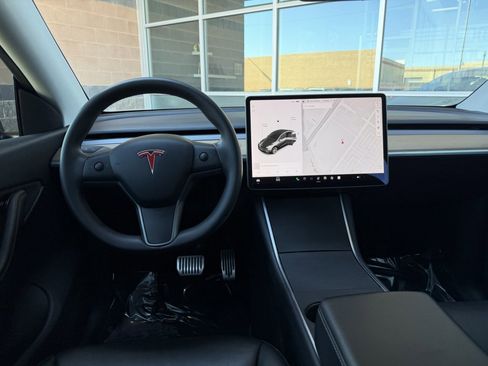 Used 2020 Tesla Model Y Long Range image 16