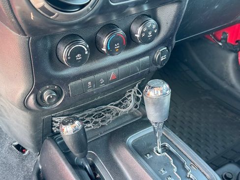 Used 2014 Jeep Wrangler Unlimited Sport w/ Quick Order Package 24S AWD/4WD image 25