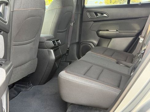 Used 2025 Honda Prologue EX image 17