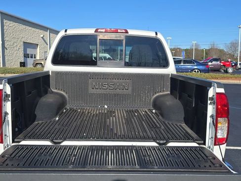 Used 2016 Nissan Frontier SV image 13