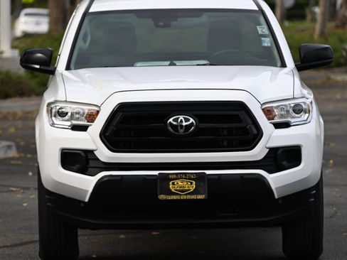 Used 2020 Toyota Tacoma SR RWD image 4