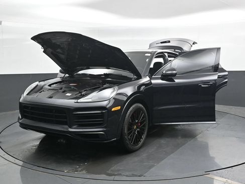Used 2021 Porsche Cayenne GTS AWD/4WD image 46
