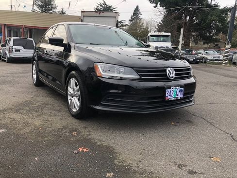 Used 2017 Volkswagen Jetta S image 6