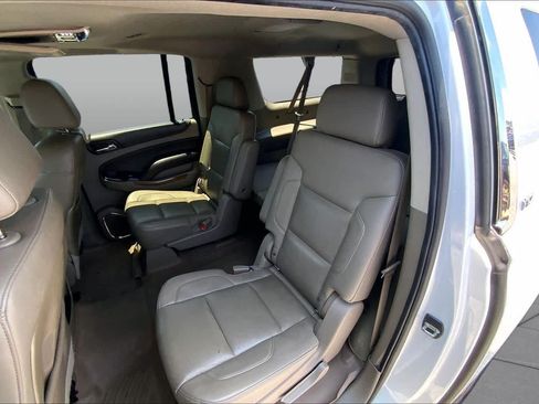Used 2016 Chevrolet Suburban LTZ RWD image 20