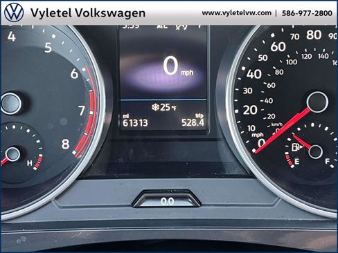 Certified 2021 Volkswagen Tiguan SE w/ Panoramic Sunroof Package image 23