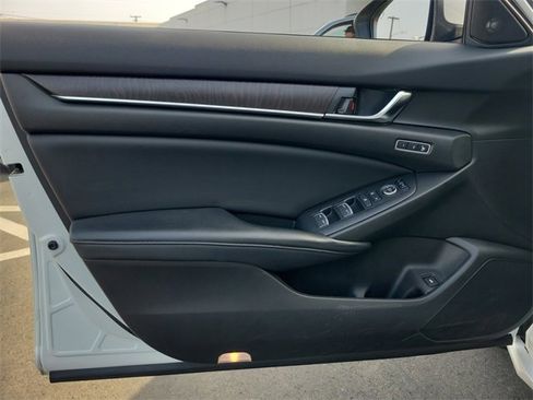 Certified 2018 Honda Accord Touring image 20
