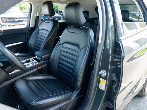 Used 2022 Ford Edge SEL w/ Convenience Package AWD/4WD image 16